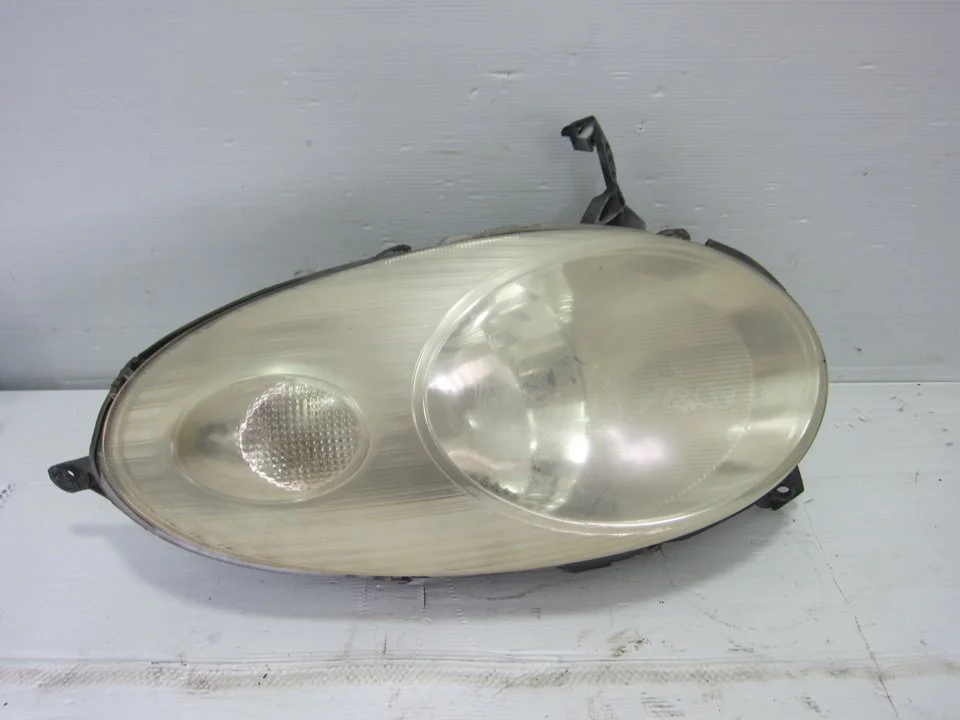 Foto de FARO IZQUIERDO NISSAN MICRA (K12E) referencia 89007101