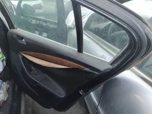 Foto de CERRADURA PUERTA TRASERA DERECHA VOLKSWAGEN PASSAT BERLINA (3C2) 2.0 TDI (140 CV / 103 KW) referencia 3C4839016B