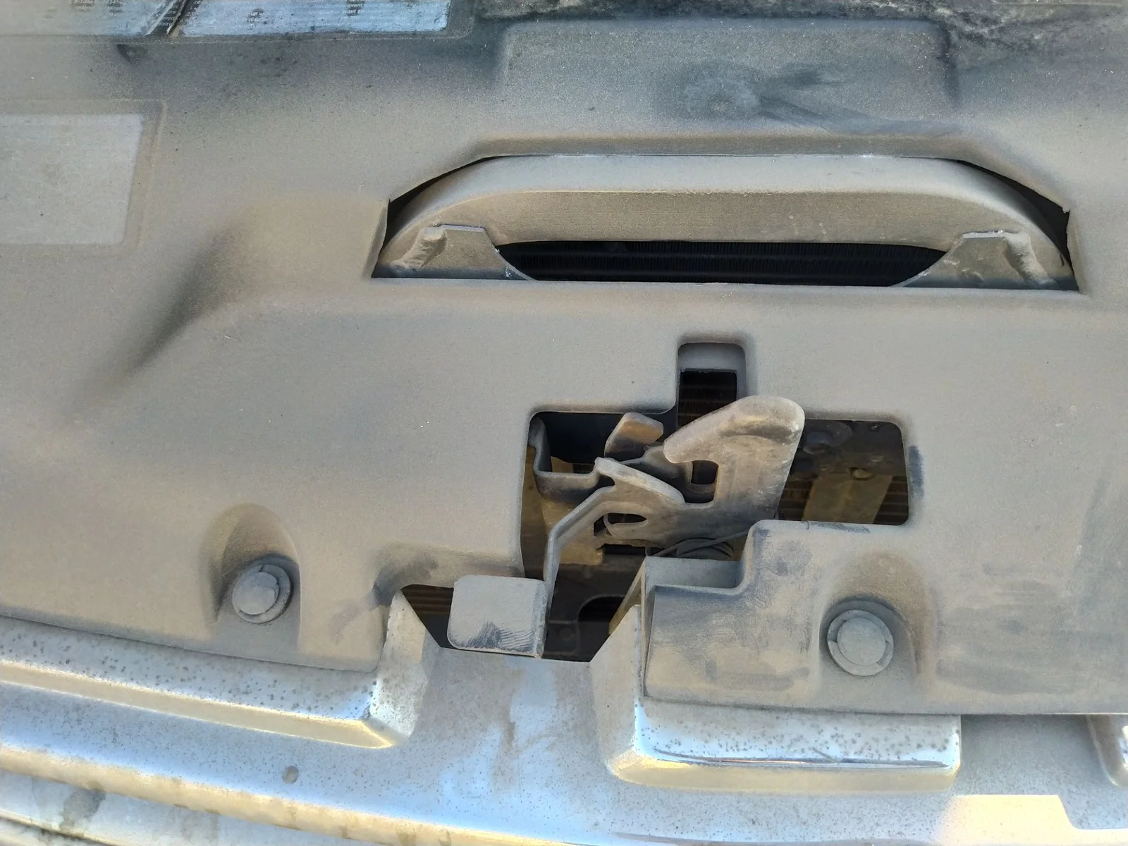 Foto de CERRADURA CAPO GENERAL MOTORS CHEVROLET TAHOE 5.3 V8 CAT (273 CV / 201 KW)