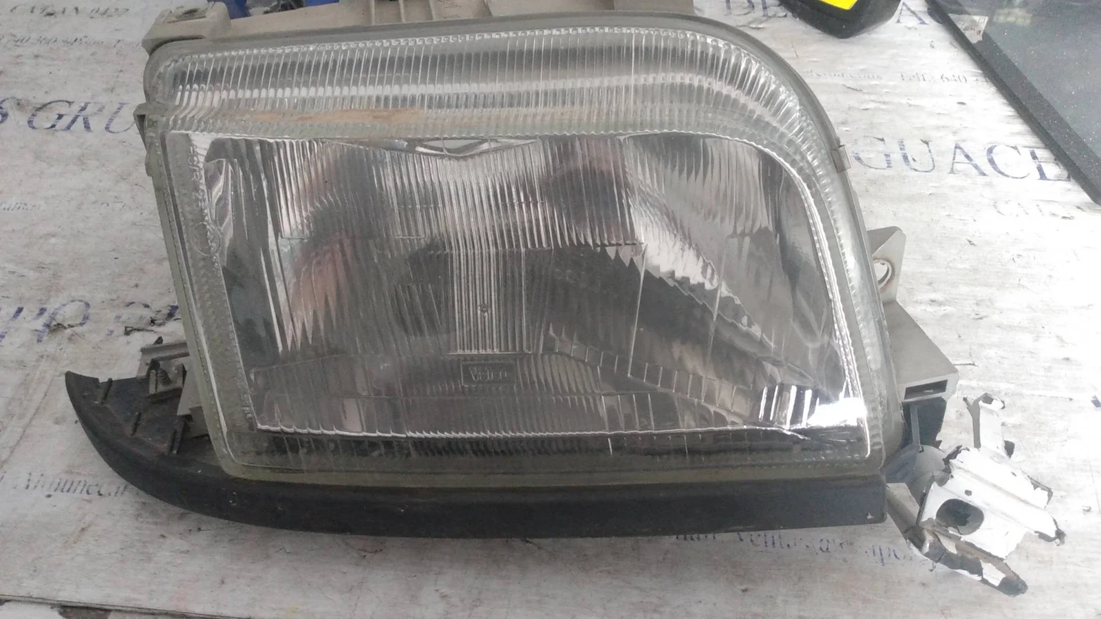 Foto de FARO DERECHO RENAULT CLIO I FASE I / II (B/C57) 1.2 (54 CV / 40 KW) referencia 0289008