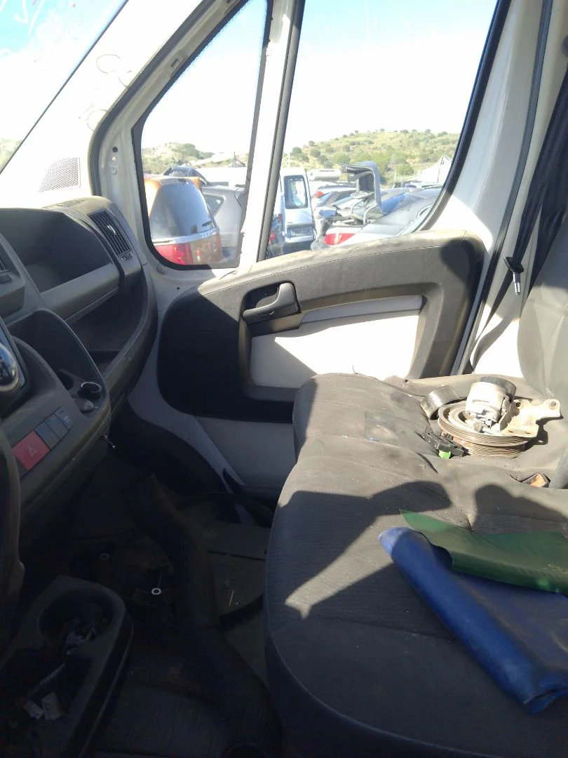 Foto de GUARNECIDO PUERTA DELANTERA DERECHA FIAT DUCATO 3 MAXI FURGÓN TS 35 (295) 2.3 JTD CAT (148 CV / 109 KW) referencia 0735560100