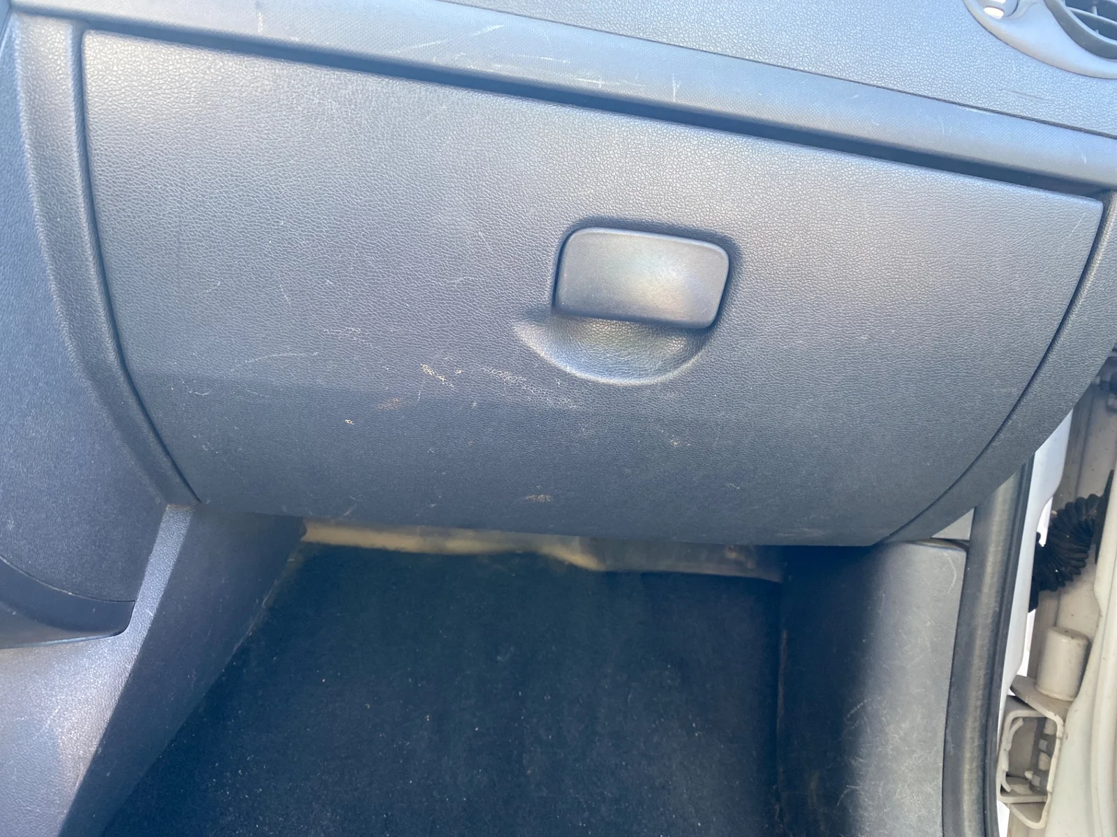 Foto de GUANTERA RENAULT CLIO III 1.5 dCi Diesel (68 CV / 50 KW)