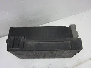 Foto de CAJA RELES / FUSIBLES CHRYSLER VOYAGER (RG) 2.8 CRD CAT (150 CV / 110 KW) referencia T178600024 foto 3
