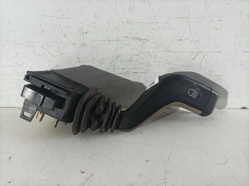 Foto de MANDO INTERMITENTES OPEL ASTRA G BERLINA 1.7 Turbodiesel CAT (X 17 DTL / 2H8) (68 CV / 50 KW) referencia 90560990