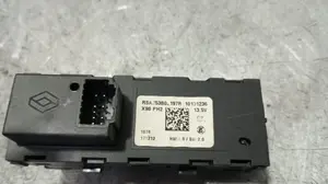 Foto de MANDO MULTIFUNCION RENAULT CAPTUR I 1.5 dCi Diesel FAP (110 CV / 81 KW) referencia 253B02197R foto 4