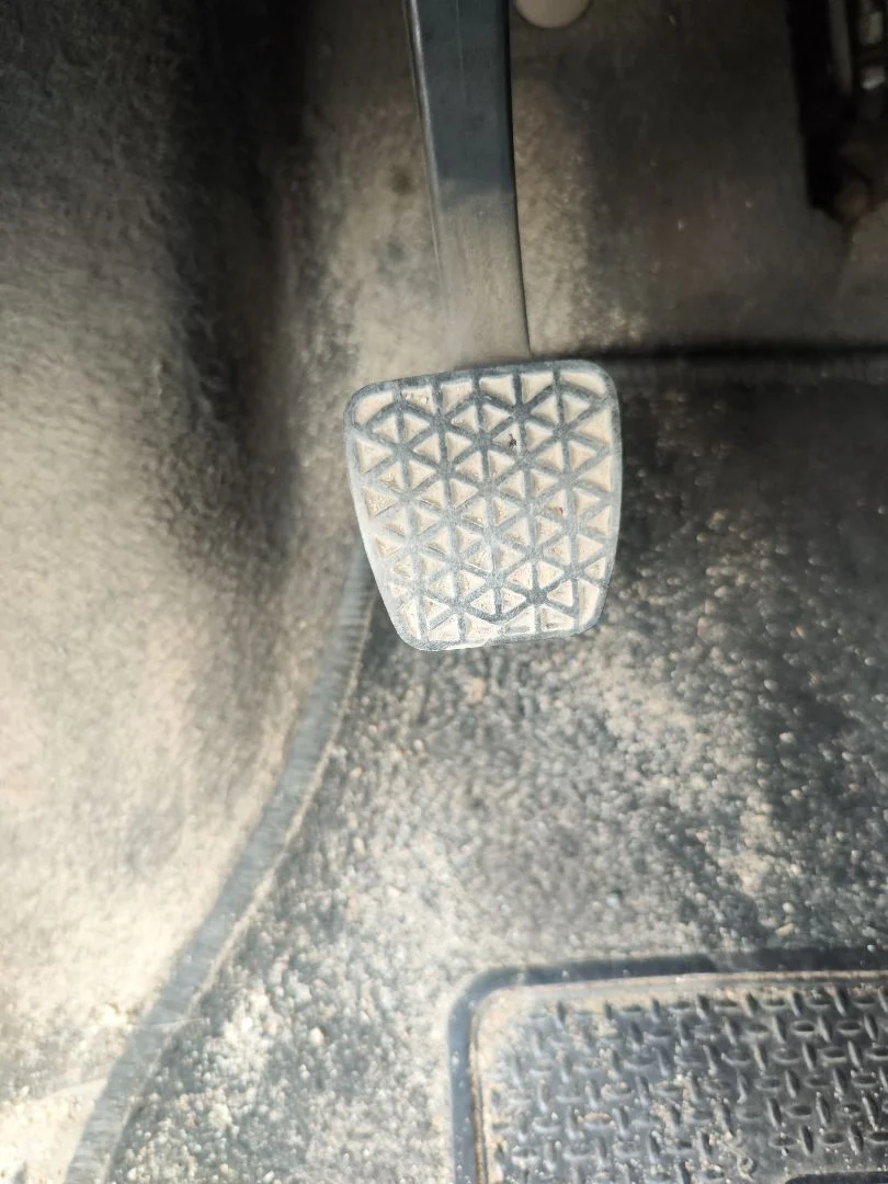 Foto de PEDAL EMBRAGUE OPEL CORSA C 1.2 16V CAT (Z 12 XEP / LB4) (80 CV / 59 KW)