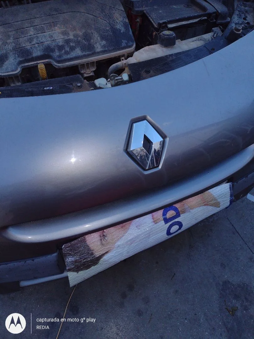 Foto de REFUERZO PARAGOLPES DELANTERO RENAULT CLIO III 1.2 16V (75 CV / 55 KW)