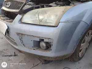 Foto de PARAGOLPES DELANTERO FORD FOCUS BERLINA (CAP) 1.8 TDCi Turbodiesel CAT (116 CV / 85 KW) referencia 1351533 foto 6