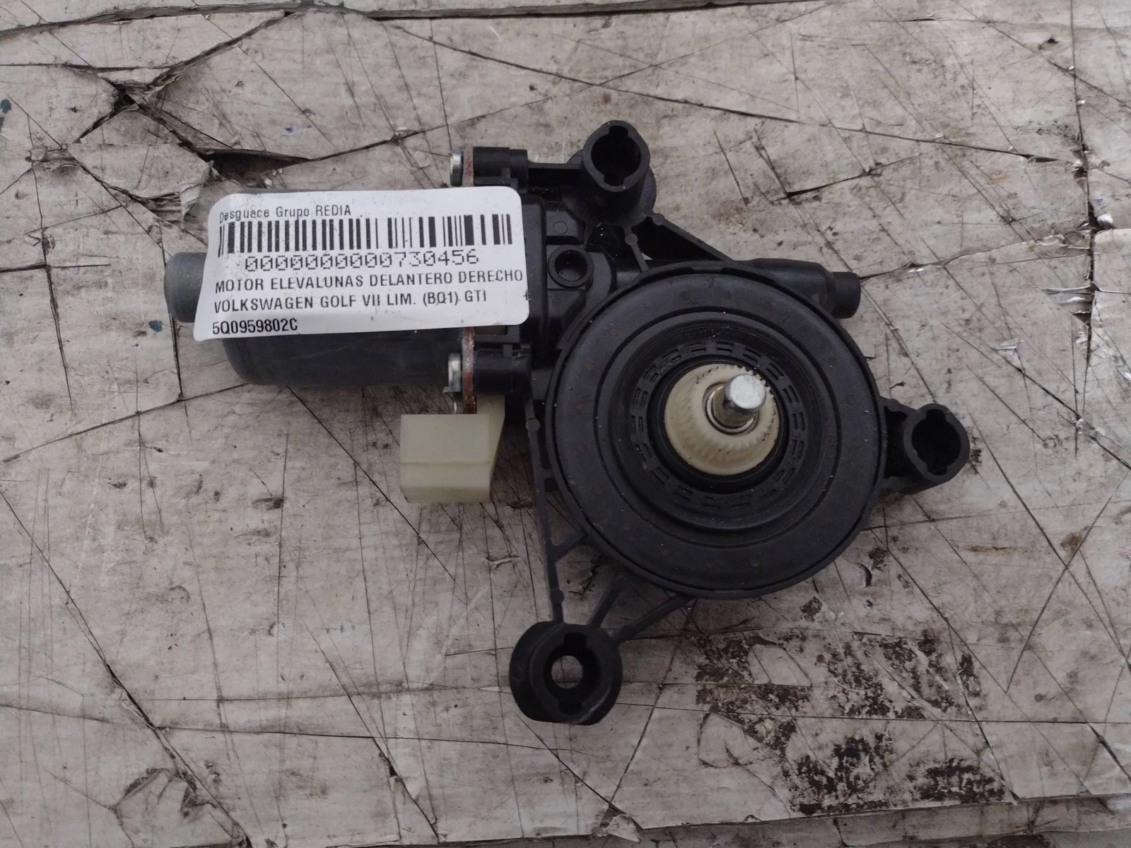 Foto de MOTOR ELEVALUNAS DELANTERO DERECHO VOLKSWAGEN GOLF VII BERLINA (BQ1/BE2) 2.0 16V T FSI (230 CV / 169 KW) referencia 5Q0959802C