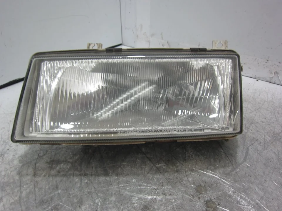 Foto de FARO IZQUIERDO SKODA FELICIA BERLINA (791) 1.3 (68 CV / 50 KW) referencia 24614900