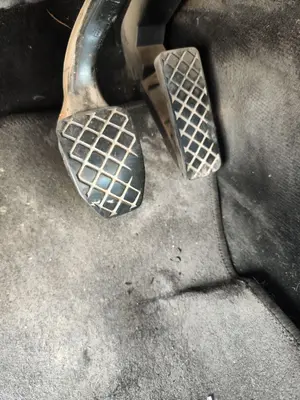 Foto de PEDAL FRENO VOLKSWAGEN PASSAT VARIANT (3B5) 1.9 TDI (110 CV / 81 KW) referencia 8D1721140B