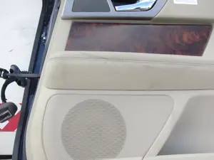 Foto de GUARNECIDO PUERTA TRASERA DERECHA JAGUAR XF 2.7 V6 Diesel CAT (207 CV / 152 KW) foto 2