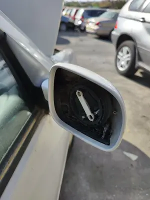 Foto de RETROVISOR DERECHO VOLKSWAGEN GOLF IV BERLINA (1J1)(10.1997) 2.0 (116 CV / 85 KW) foto 2