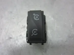 Foto de INTERRUPTOR DACIA DOKKER 1.5 dCi Diesel FAP CAT (90 CV / 66 KW) referencia 25503653R