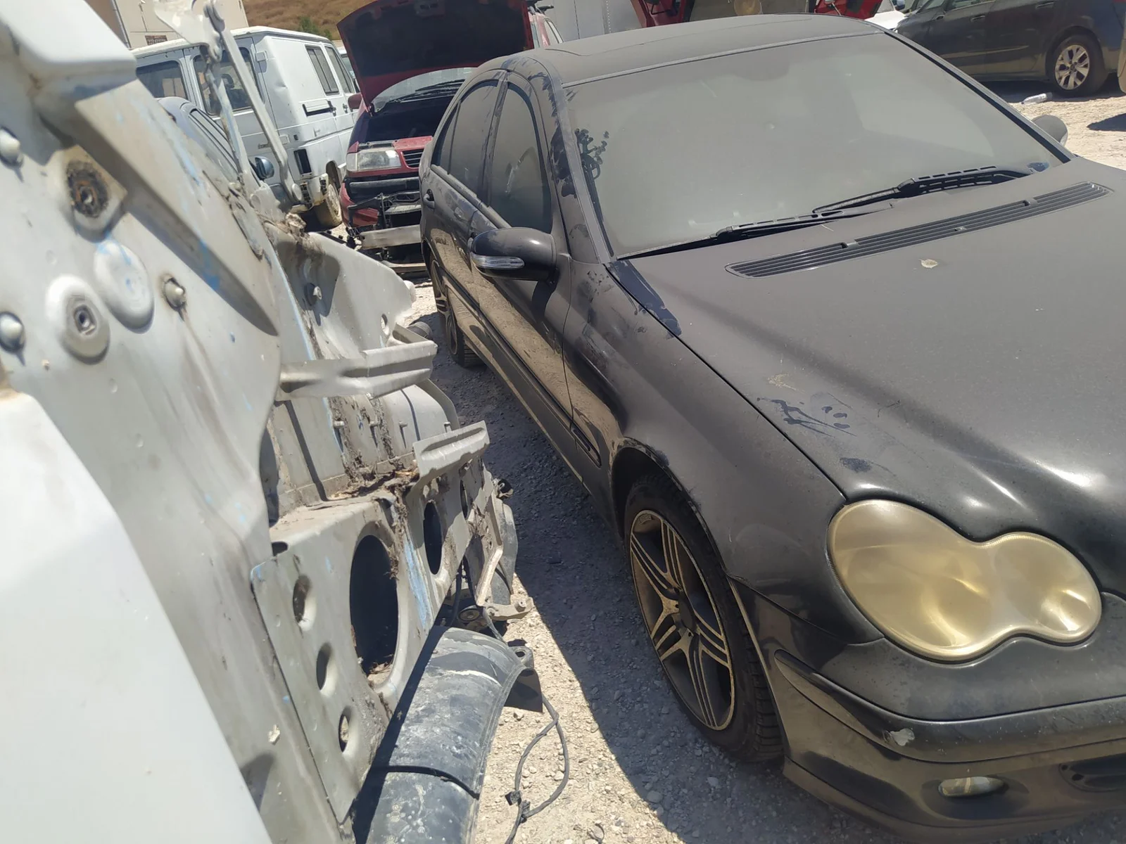 Foto de REFUERZO PARAGOLPES DELANTERO MERCEDES-BENZ CLASE C (BM 203) BERLINA 2.2 CDI CAT (150 CV / 110 KW)