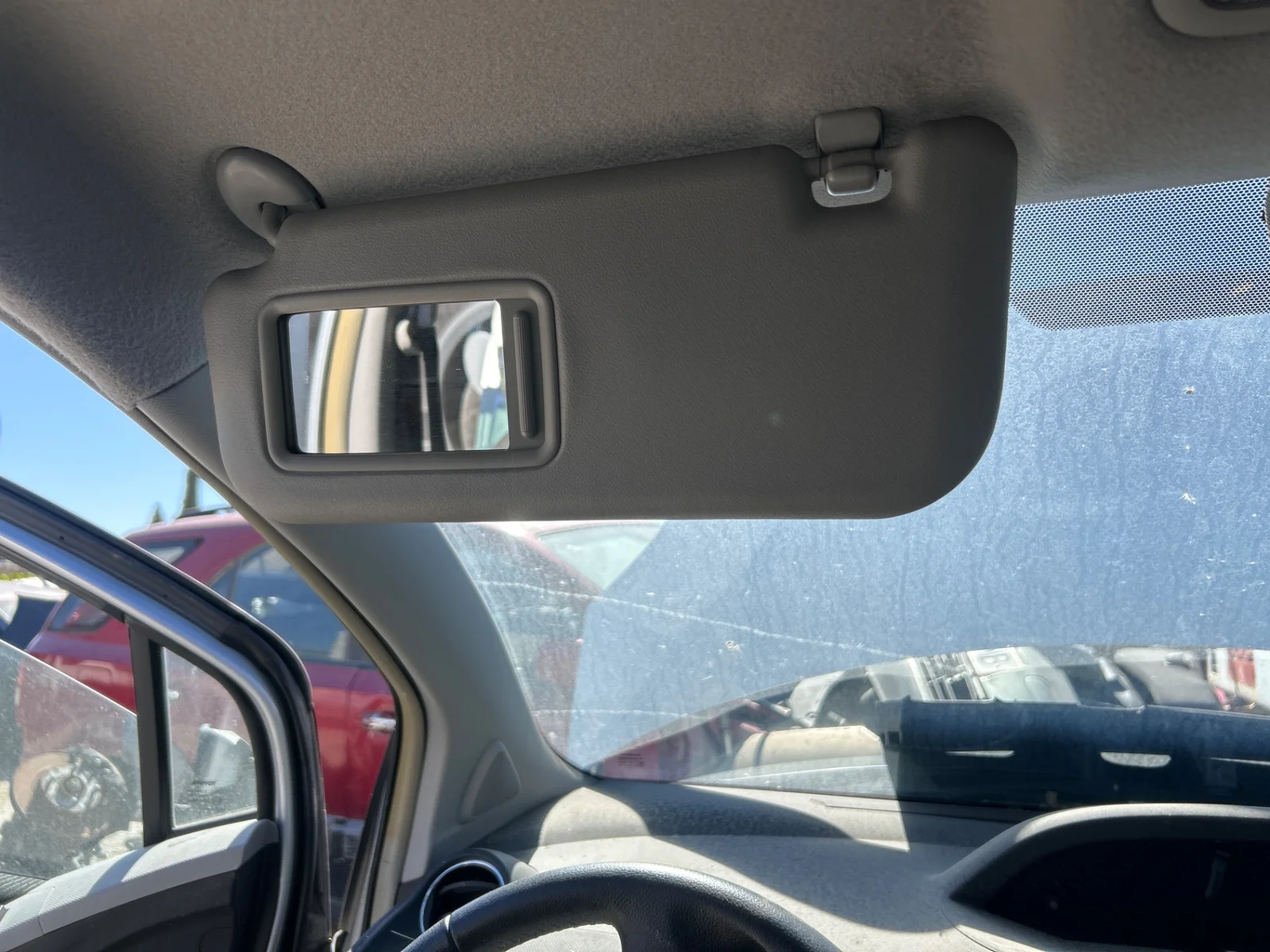 Foto de PARASOL IZQUIERDO TOYOTA YARIS (KSP9/SCP9/NLP9) 1.3 16V CAT (101 CV / 74 KW)