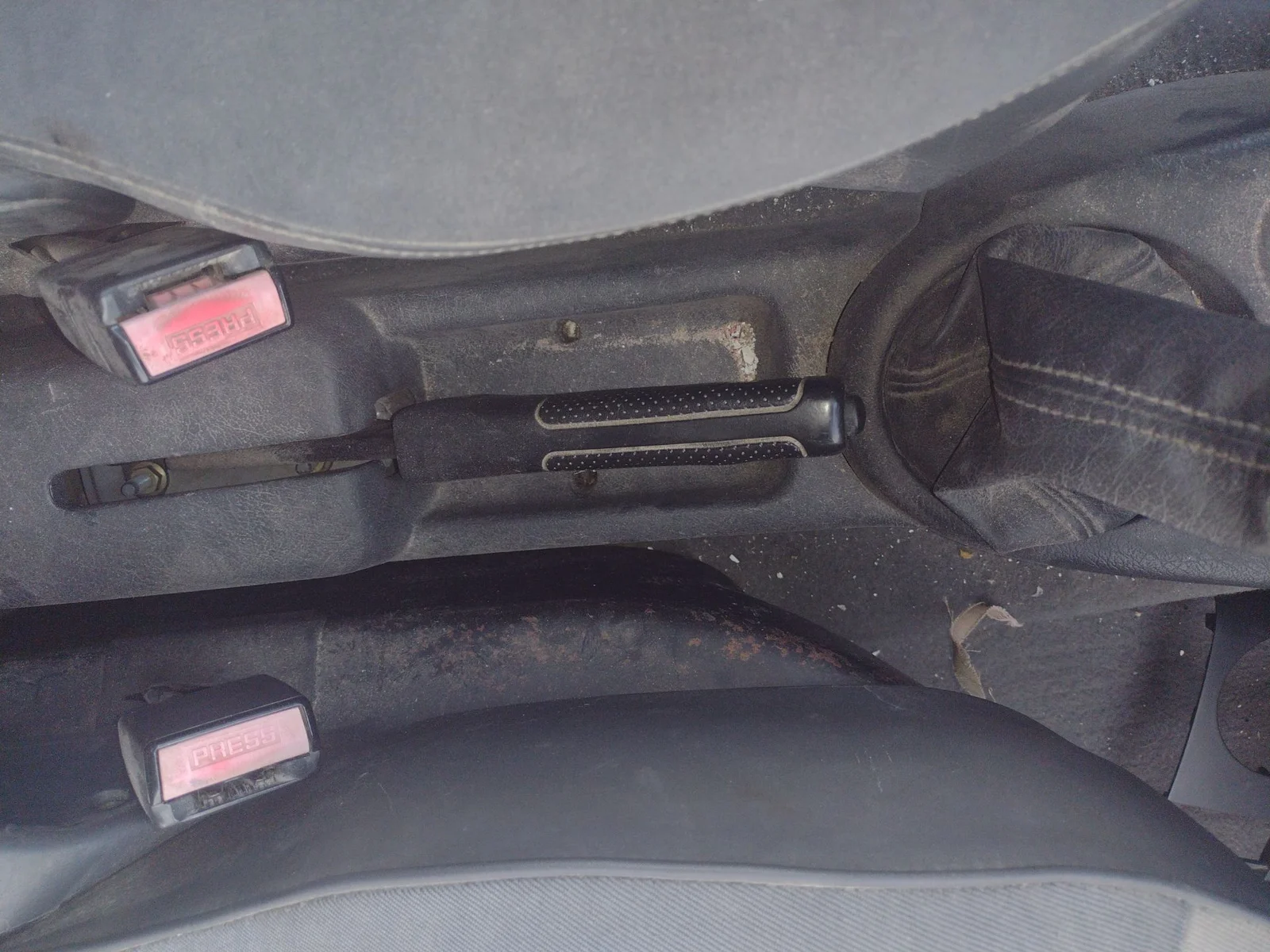Foto de PALANCA FRENO PEUGEOT PARTNER (S2) 1.9 Diesel (69 CV / 51 KW) referencia 470157