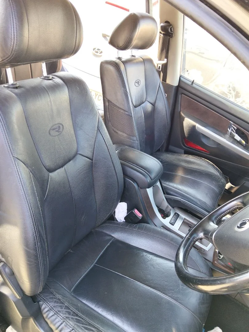 Foto de JUEGO ASIENTOS COMPLETO SSANGYONG REXTON 2.7 Turbodiesel CAT (160 CV / 118 KW)