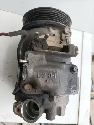 Foto de COMPRESOR AIRE ACONDICIONADO SEAT IBIZA (6L1) referencia 6Q0820808C foto 5