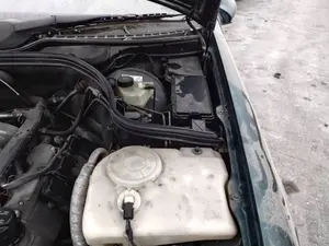 Foto de DEPOSITO LIMPIA MERCEDES-BENZ CLK (BM 208) COUPE 3.2 V6 18V CAT (218 CV / 160 KW) referencia A2088690120