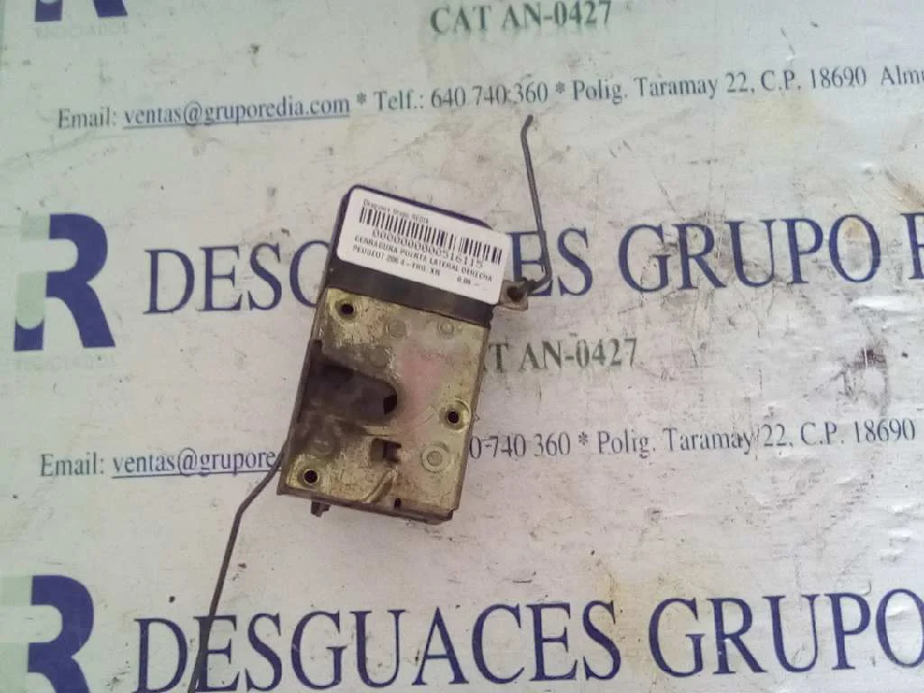 Foto de CERRADURA PUERTA LATERAL DERECHA PEUGEOT 206 BERLINA 4-PT.