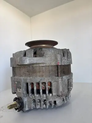 Foto de ALTERNADOR NISSAN ALMERA (N16/E) 2.2 dCi Diesel CAT (136 CV / 100 KW) referencia 23100BN300 foto 3