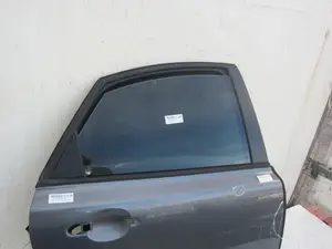 Foto de LUNA TRASERA DERECHA VOLVO S40 BERLINA 2.5 20V Turbo CAT (220 CV / 162 KW) referencia 43R001105 foto 3