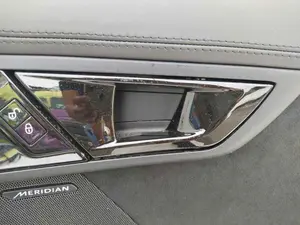 Foto de MANETA INTERIOR DELANTERA DERECHA JAGUAR F-TYPE COUPÉ 2.0 TwinTurbo CAT (300 CV / 221 KW)
