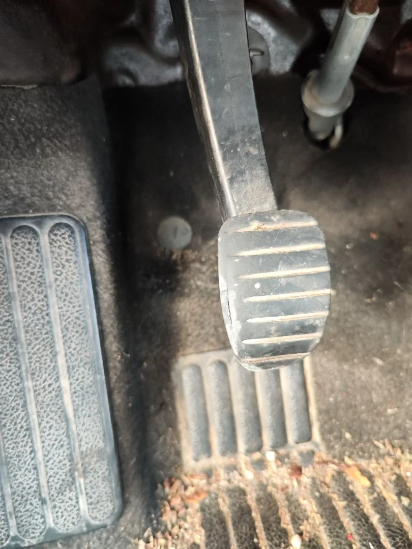 Foto de PEDAL EMBRAGUE RENAULT MEGANE II BERLINA 5P 1.5 dCi Diesel (101 CV / 74 KW)