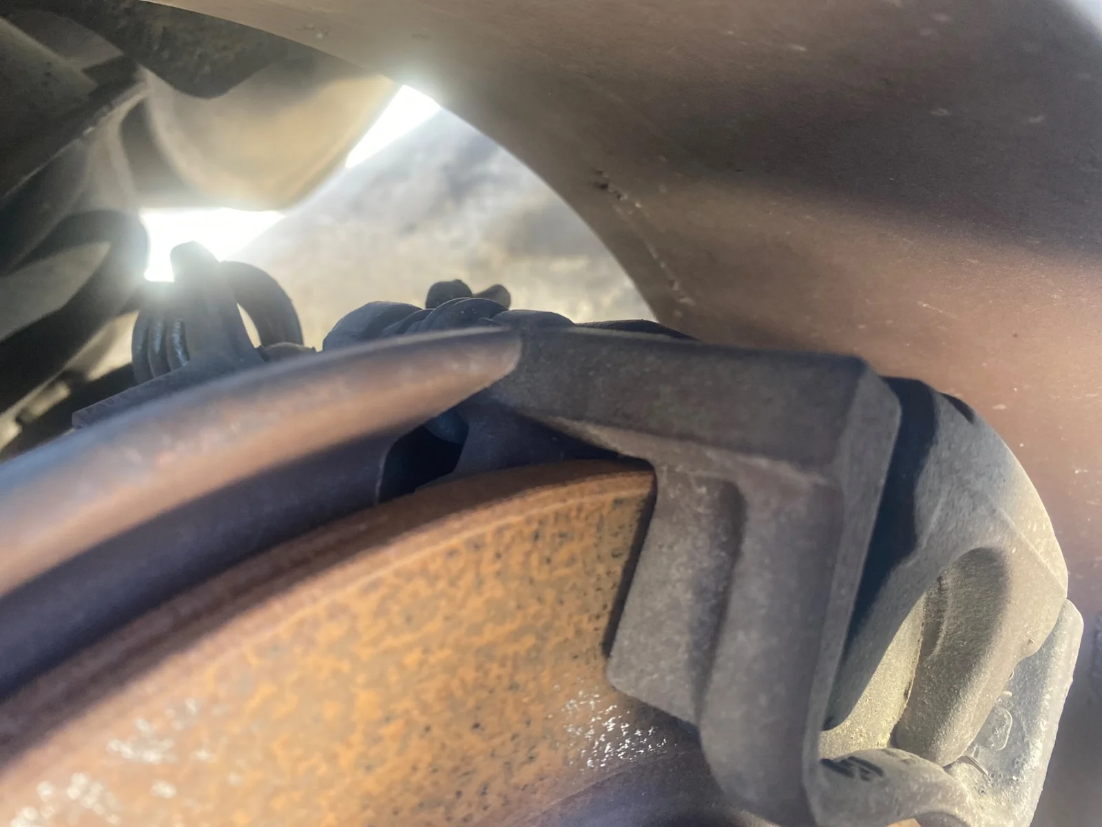 Foto de PINZA DE FRENO TRASERA IZQUIERDA FORD KUGA (CBV) 2.0 TDCi CAT (136 CV / 100 KW)