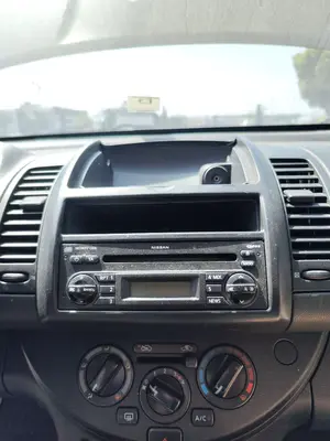 Foto de CONSOLA CENTRAL NISSAN NOTE (E11E) 1.4 CAT (88 CV / 65 KW)