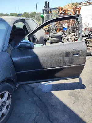 Foto de PUERTA DELANTERA IZQUIERDA AUDI A3 (8L) 1.9 TDI (110 CV / 81 KW) referencia 8L3831051C foto 2