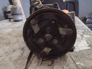 Foto de COMPRESOR AIRE ACONDICIONADO PEUGEOT 407 referencia 9656574080 foto 3