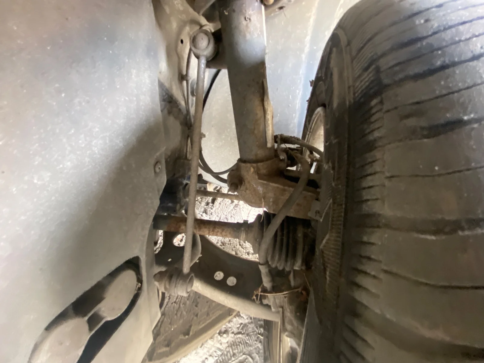 Foto de BRAZO SUSPENSION DELANTERO IZQUIERDO VOLKSWAGEN TOURAN (1T3) 1.6 TDI DPF (105 CV / 77 KW)