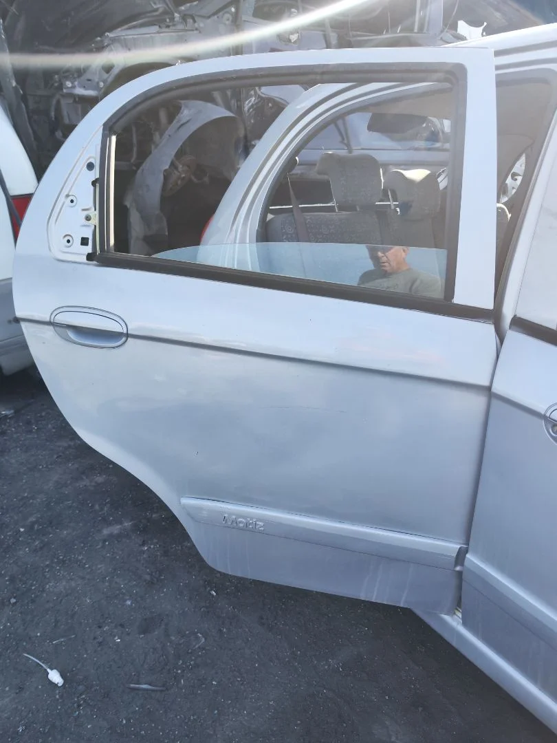 Foto de PUERTA TRASERA DERECHA CHEVROLET MATIZ 0.8 CAT (52 CV / 38 KW) referencia 96601253