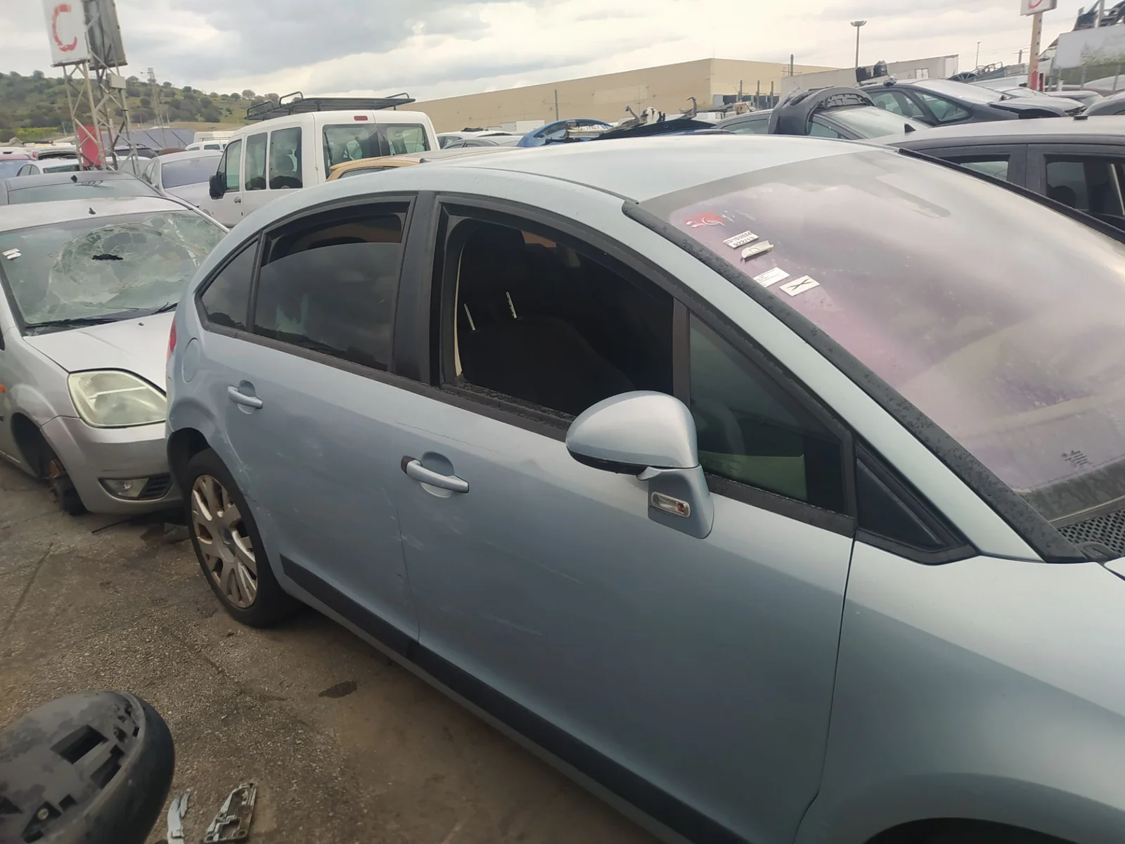Foto de PUERTA DELANTERA DERECHA CITROEN C4 BERLINA 2.0 16V CAT (RFJ / EW10A) (140 CV / 103 KW) referencia 9004W4