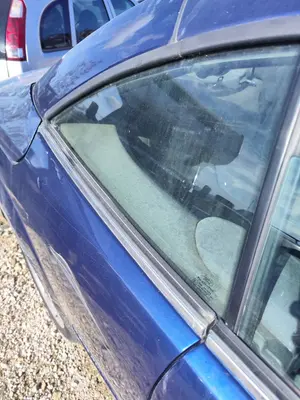 Foto de LUNA TRASERA DERECHA FORD FOCUS CABRIO (CA5) 2.0 TDCi CAT (136 CV / 100 KW)