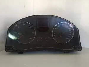Foto de CUADRO INSTRUMENTOS VOLKSWAGEN GOLF V (1K1)(10.2003) 1.9 TDI (105 CV / 77 KW) referencia 1K0920851B foto 2