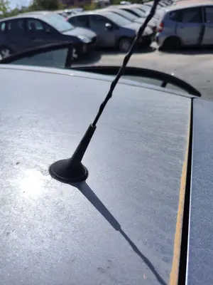 Foto de BASE DE ANTENA NISSAN PRIMERA BERLINA (P12) 1.9 16V Turbodiesel CAT (120 CV / 88 KW)