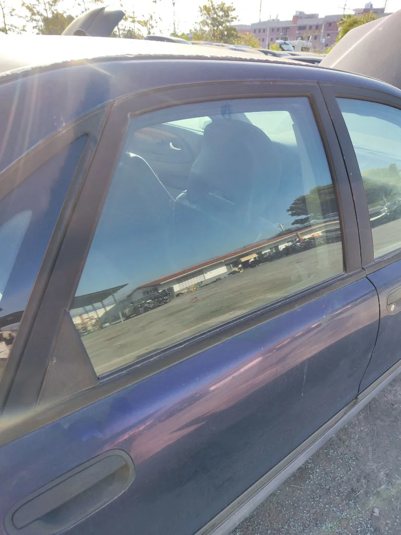 Foto de LUNA TRASERA DERECHA VOLVO S40 BERLINA 1.6 CAT (109 CV / 80 KW) referencia 30854152