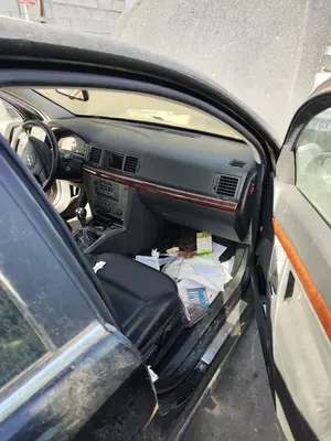 Foto de GOMAS CONTORNO PUERTA OPEL VECTRA C BERLINA 2.2 16V DTI CAT (Y 22 DTR / L50) (125 CV / 92 KW)