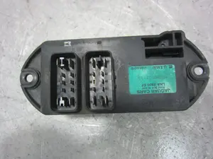 Foto de CAJA RELES / FUSIBLES JAGUAR XJ 4.0 CAT (320 CV / 235 KW) referencia LNA2800EF foto 5
