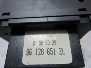 Foto de MANDO LIMPIA PEUGEOT 106 (S1)(08.1991) 1.0 (45 CV / 33 KW) referencia 96128651ZL foto 4