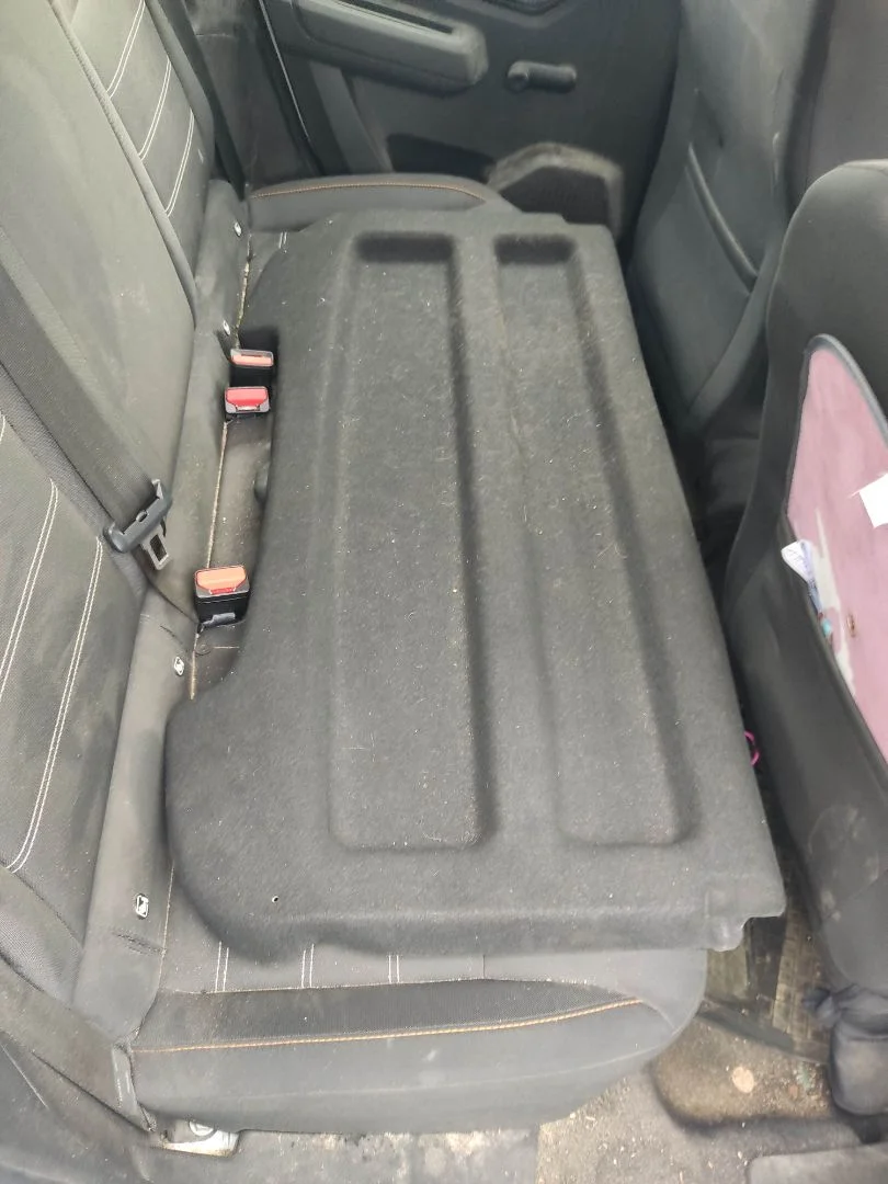 Foto de BANDEJA TRASERA DACIA SANDERO III 1.0 TCE CAT (91 CV / 67 KW) referencia 794205701R