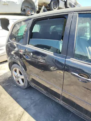 Foto de PUERTA TRASERA DERECHA FORD FOCUS C-MAX (CAP)(2003) 1.6 TDCi CAT (90 CV / 66 KW)