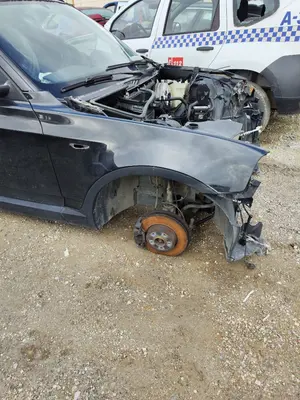 Foto de ALETA DELANTERA DERECHA BMW SERIE X3 (E83) 2.0 16V Diesel CAT (150 CV / 110 KW)