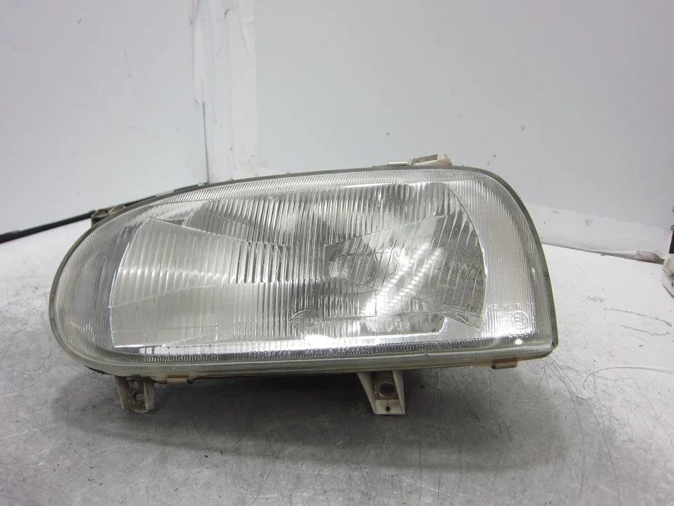 Foto de FARO IZQUIERDO VOLKSWAGEN GOLF III (1H1)(11.1991) 1.8 (75 CV / 55 KW) referencia 13886100L