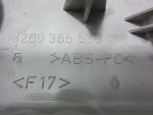 Foto de NO IDENTIFICADO RENAULT CLIO III 1.5 dCi Diesel CAT (86 CV / 63 KW) referencia 8200365630 foto 3