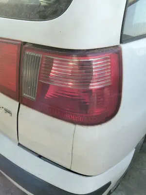 Foto de PILOTO TRASERO DERECHO SEAT IBIZA (6K1) 1.9 TDI (90 CV / 66 KW) referencia 6K6945112G