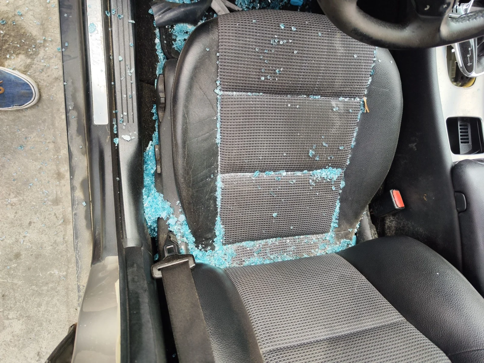 Foto de ASIENTO DELANTERO IZQUIERDO MERCEDES-BENZ CLASE C (BM 203) BERLINA 3.0 CDI CAT (224 CV / 165 KW)